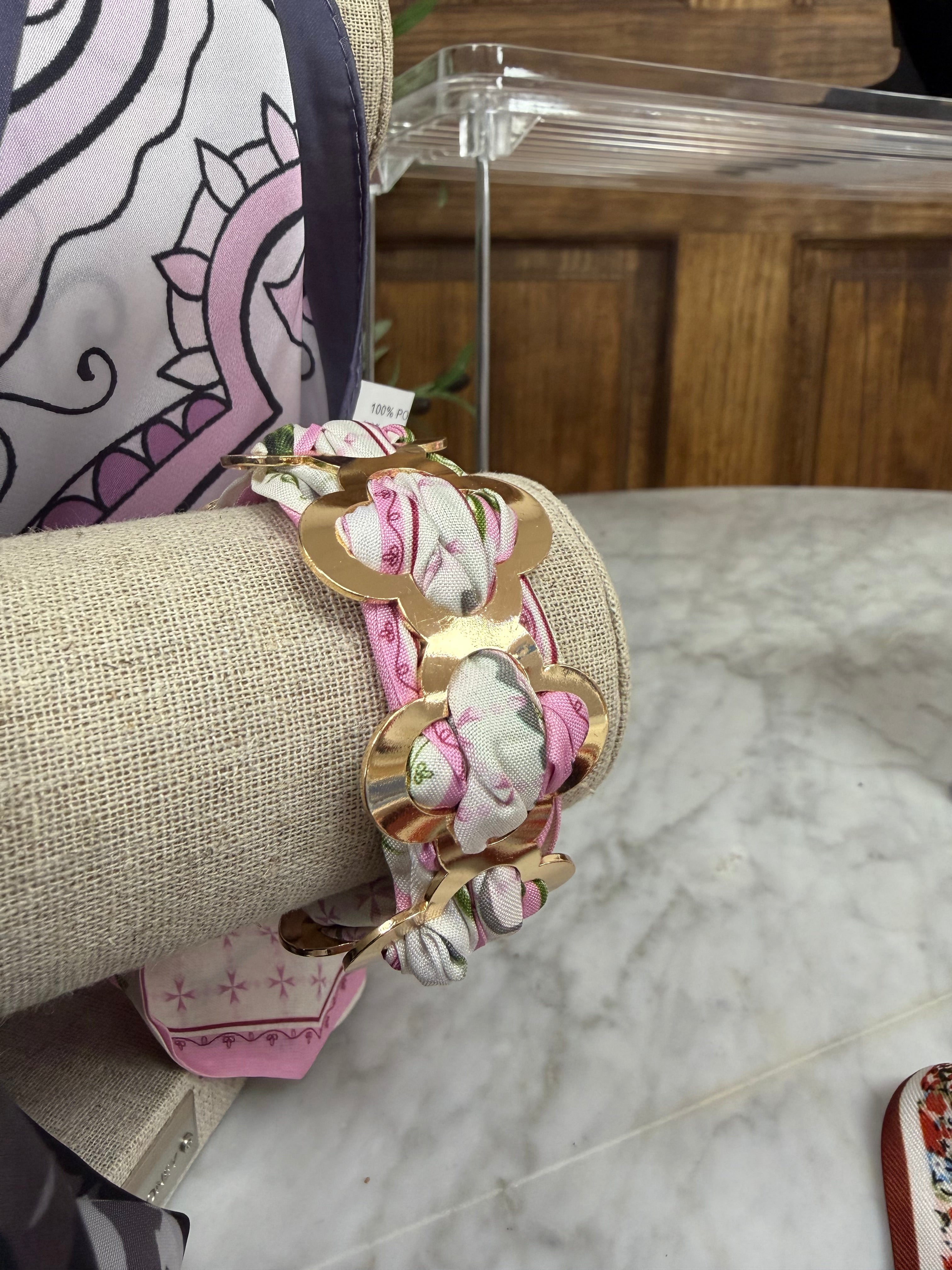 Metal Clover Outline Scarf Bracelet