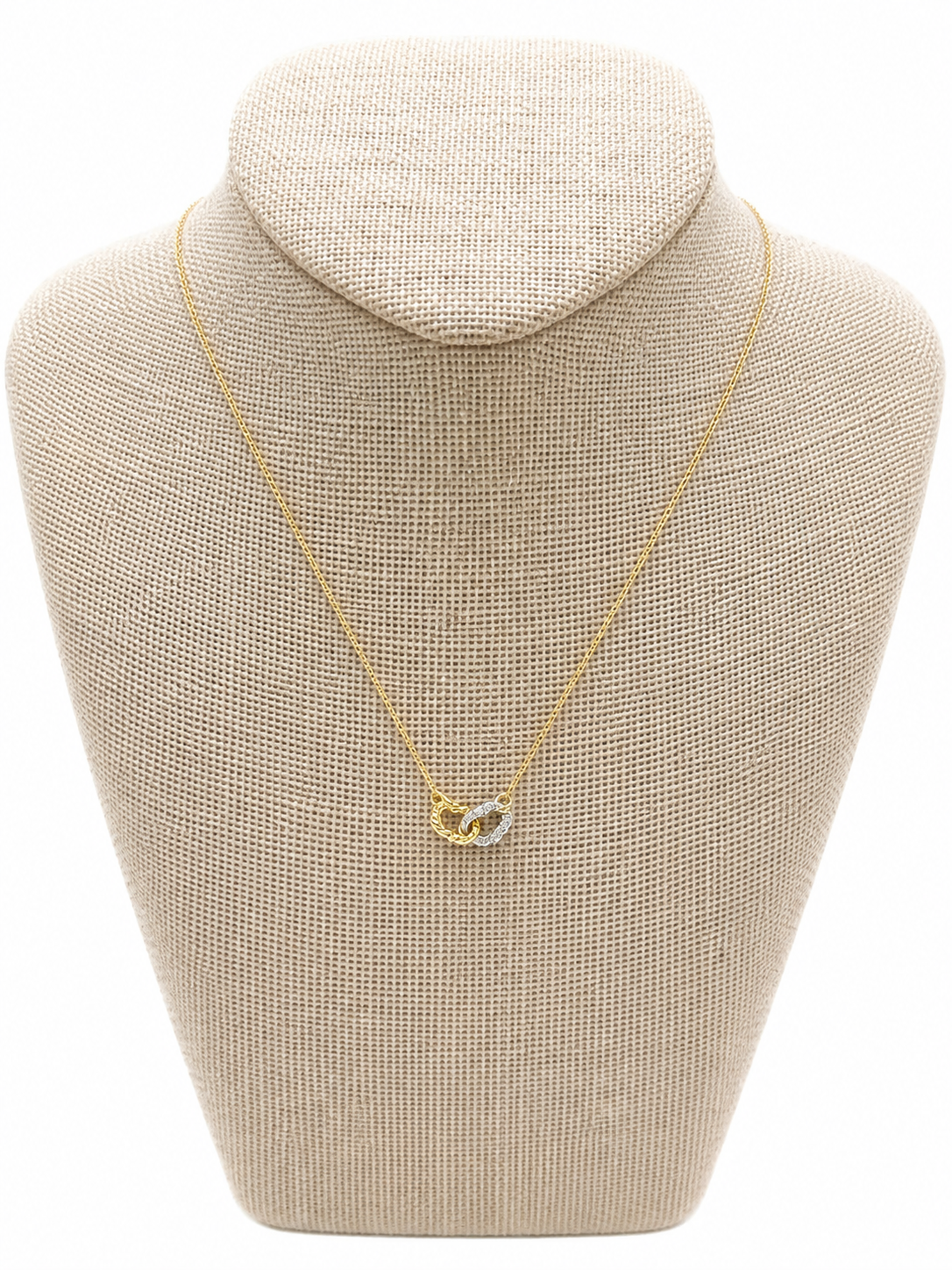 Link Pendant Necklace