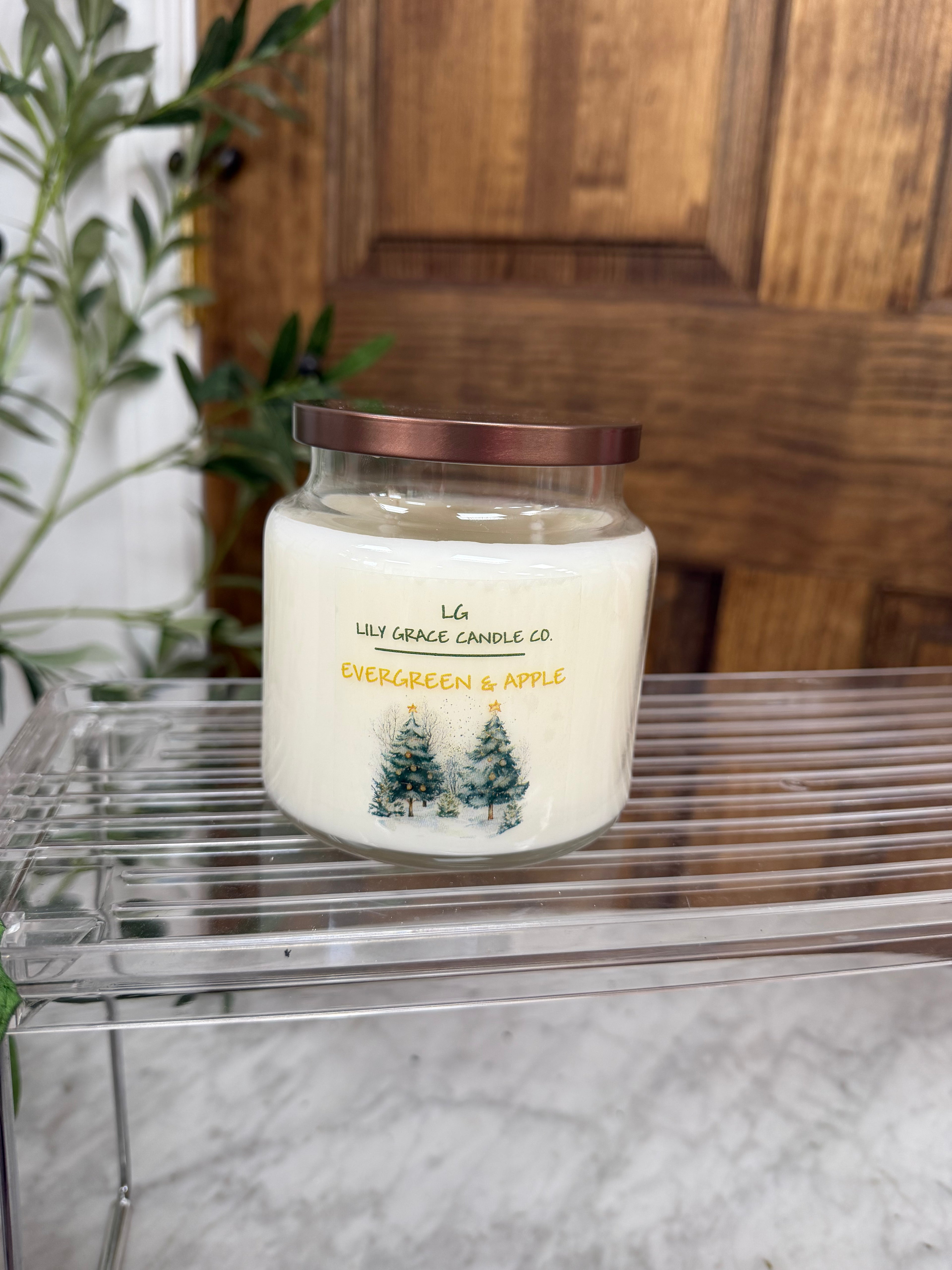 Evergreen & Apple 18 oz Candle